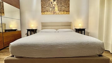 Habitación Deluxe, para no fumadores, baño en la habitación | Minibar, escritorio, espacio para trabajar con laptop y wifi gratis