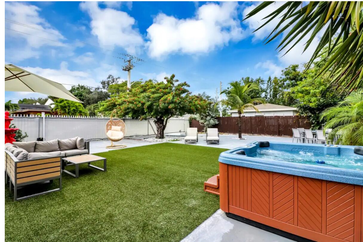 Modern 3BR Villa w Spacious Yard near Miami Beach