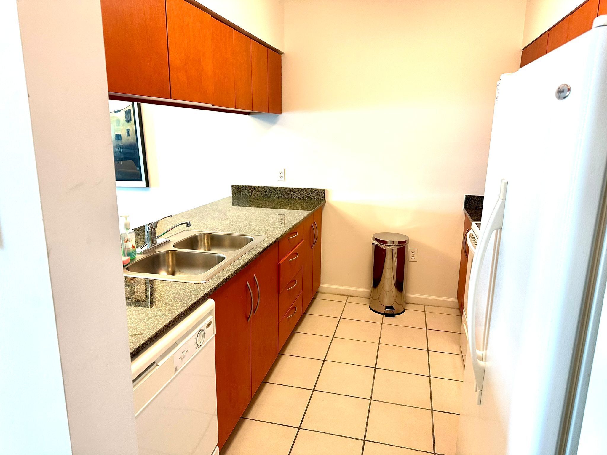 1BD beautiful view, free parking