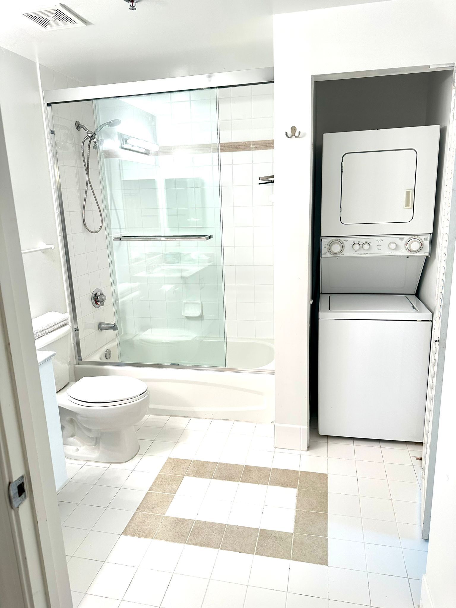 1BD beautiful view, free parking