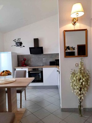 Dining - Holiday apartment mit Balkon (Baška)