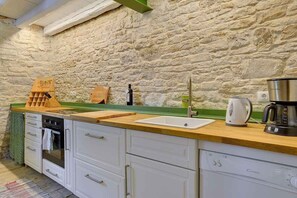 Kühlschrank, Ofen, Herdplatte, Geschirrspüler