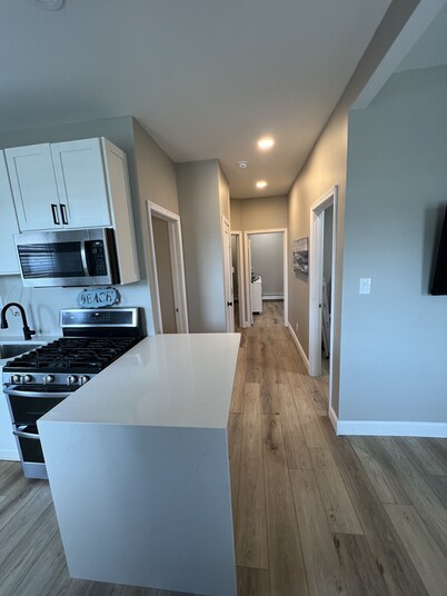 NEWLY RENOVATED FAMILY SHORE HOUSE