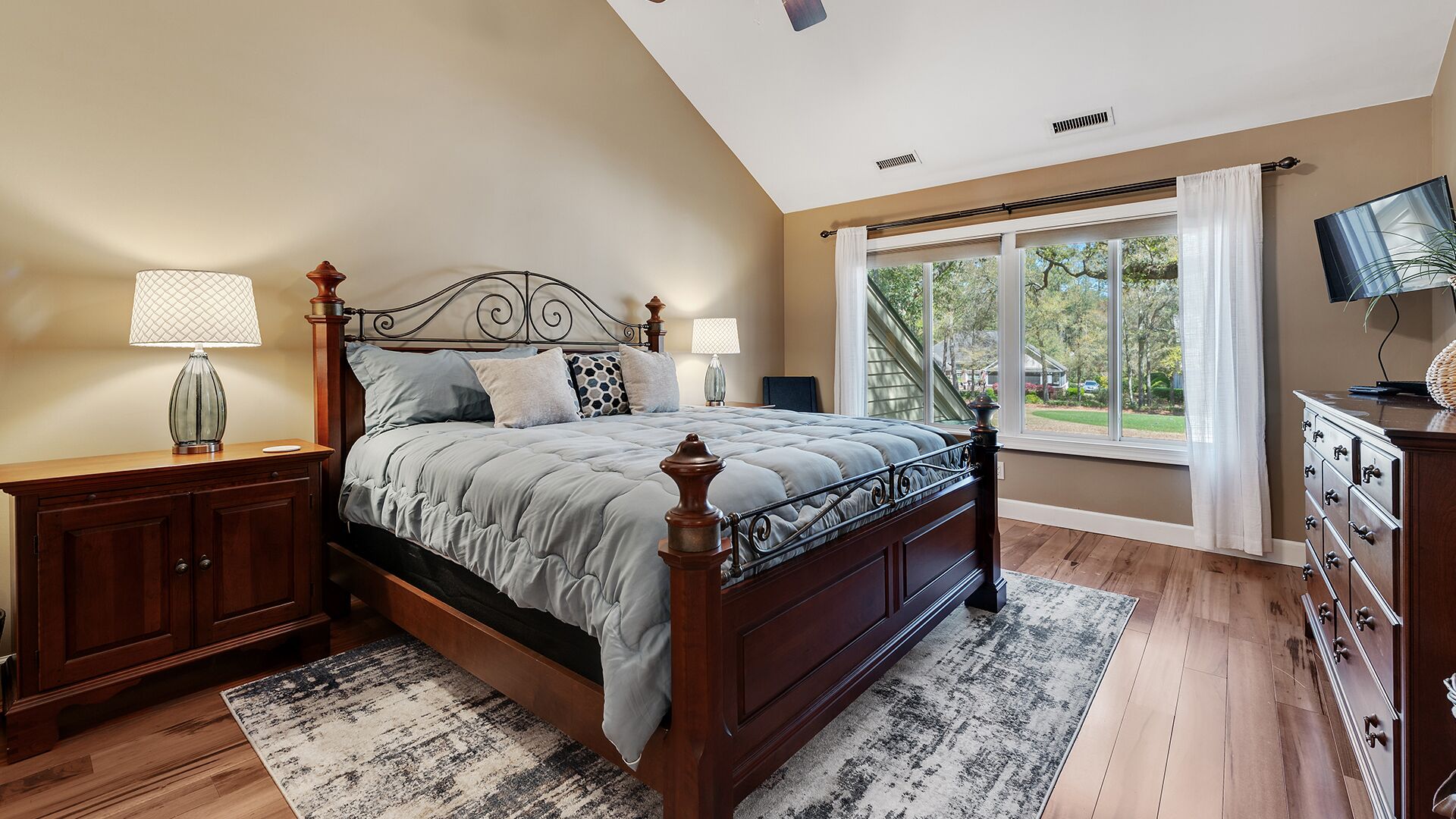 Come relax at Finally Byers