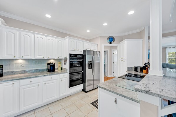 Fridge, microwave, oven, stovetop - Renovated 3Br/2Ba Home! Screen Porch! Lagoon Views! Only Lake House Amenity Cards available (Seabrook Island)