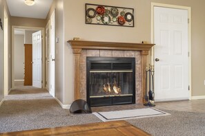 Interior - Perfect for the Family! Connecting Condo + Suite with Resort Amenities (Reeds Spring)