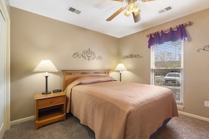 1 bedroom, premium bedding, free WiFi, bed sheets