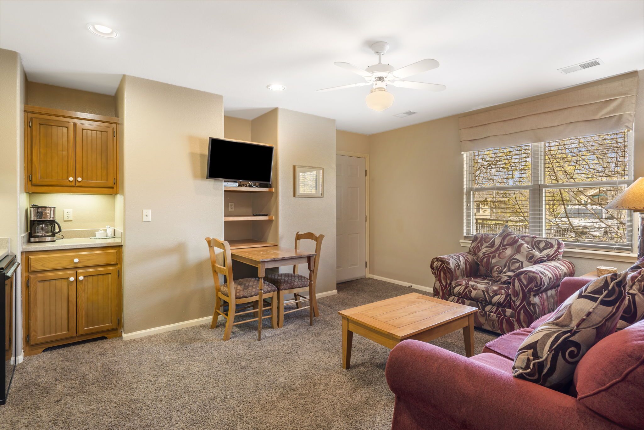 Golf Suite in Peaceful, Gated Community close to Silver Dollar City