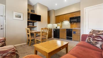 Smart TV, fireplace, DVD player