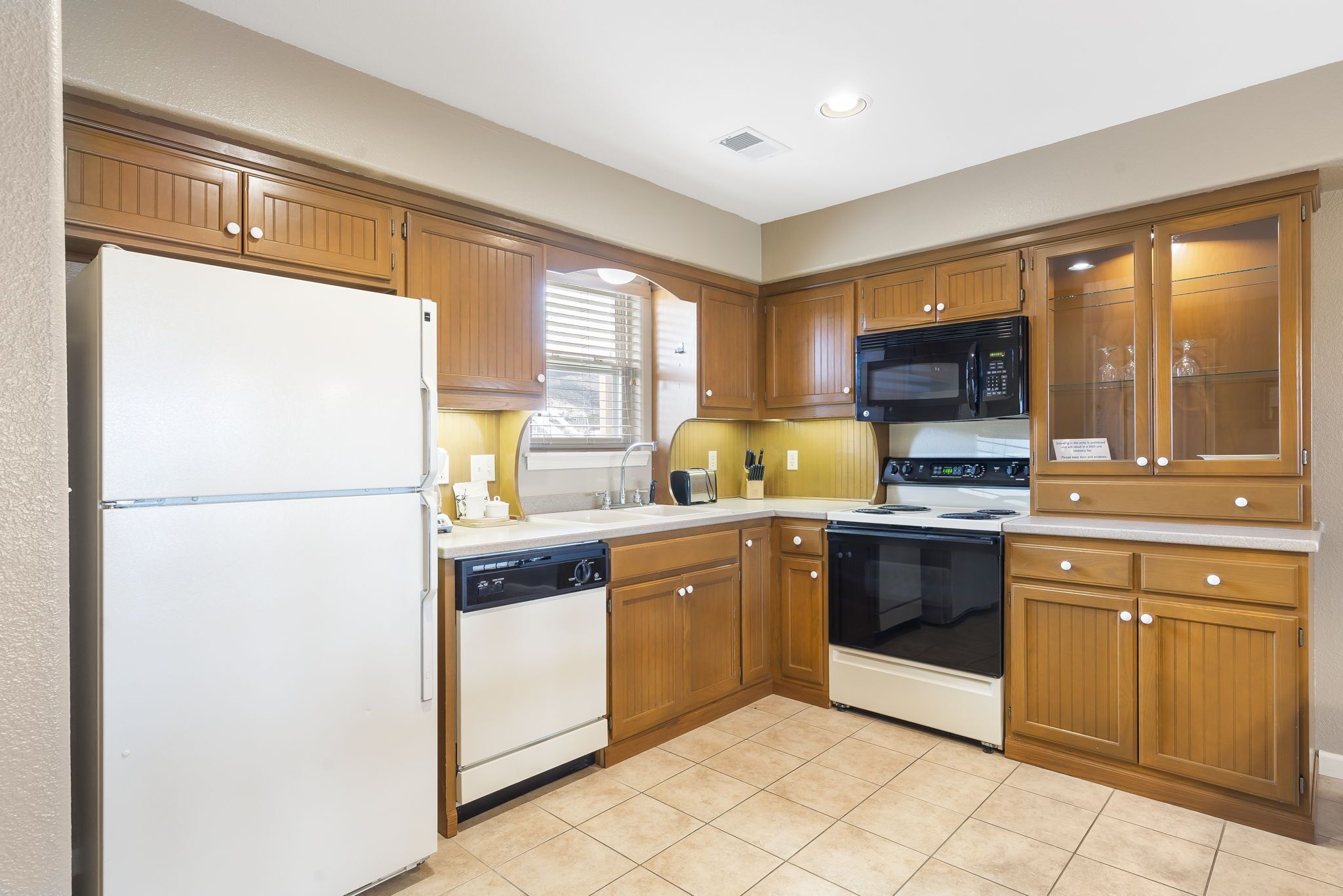 Great for Friends! Connecting Golf Condo and Suite near Silver Dollar City