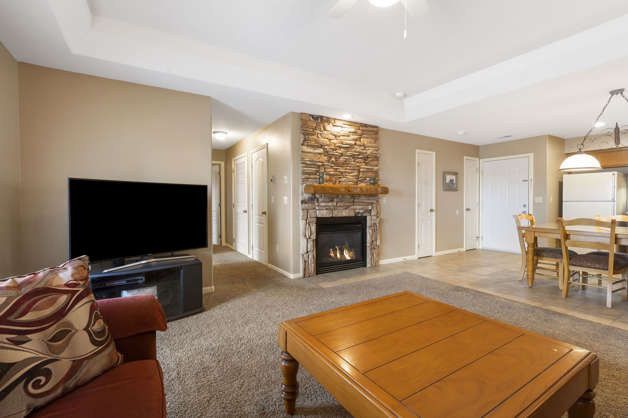 Smart TV, fireplace, DVD player