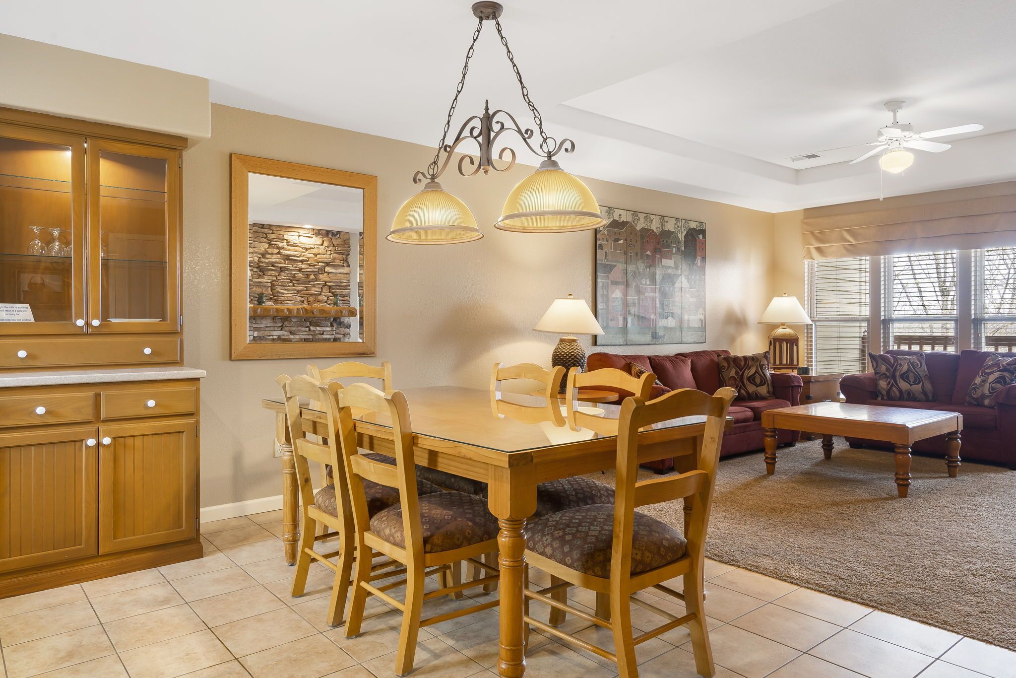 Great for Friends! Connecting Golf Condo and Suite near Silver Dollar City