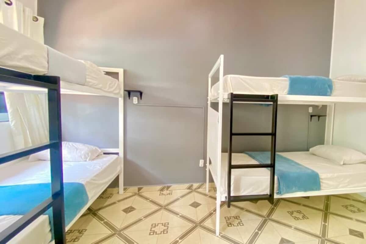 Dormitorio compartido básico | Ropa de cama