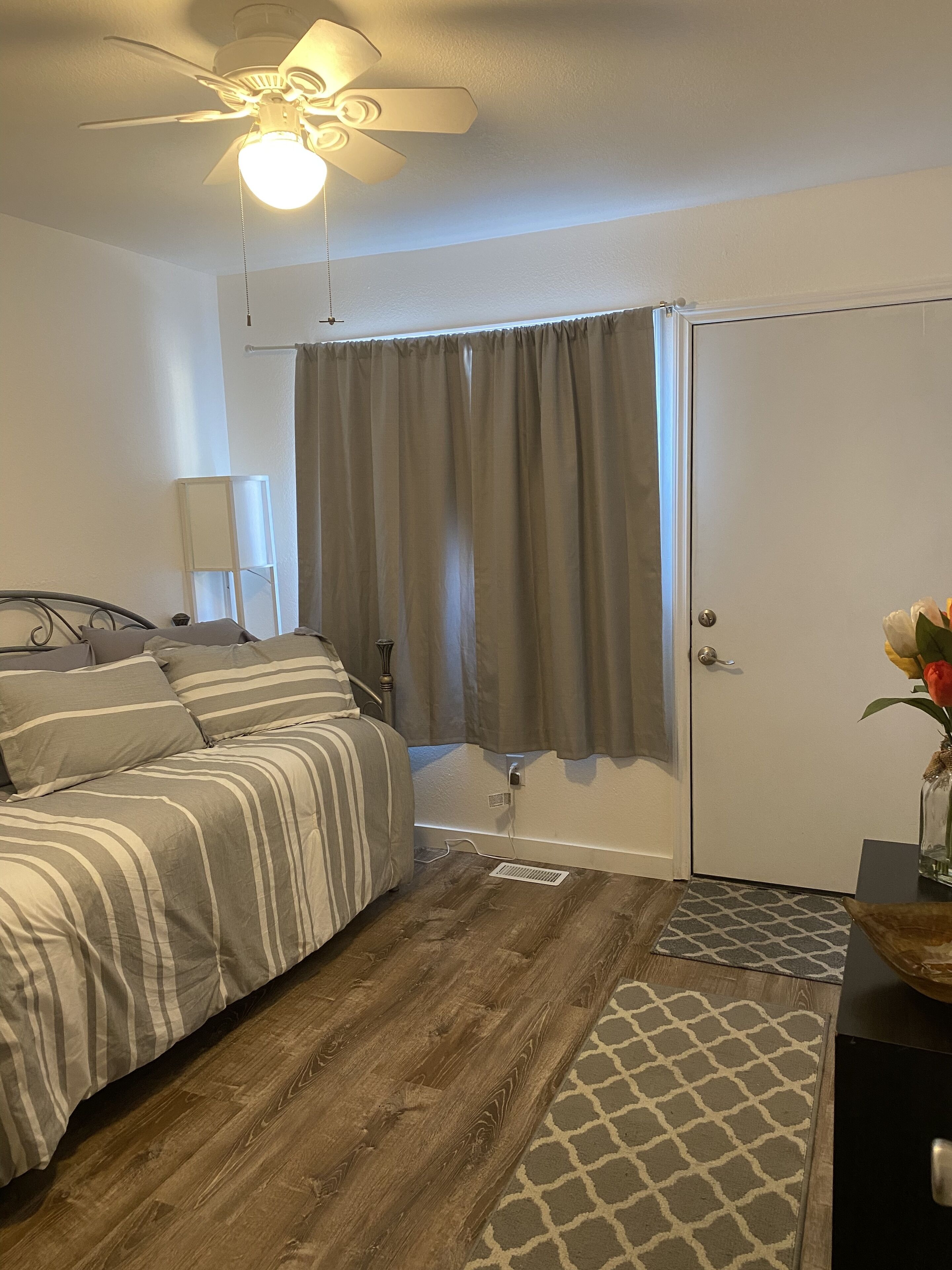 Sunny condo with a view! 