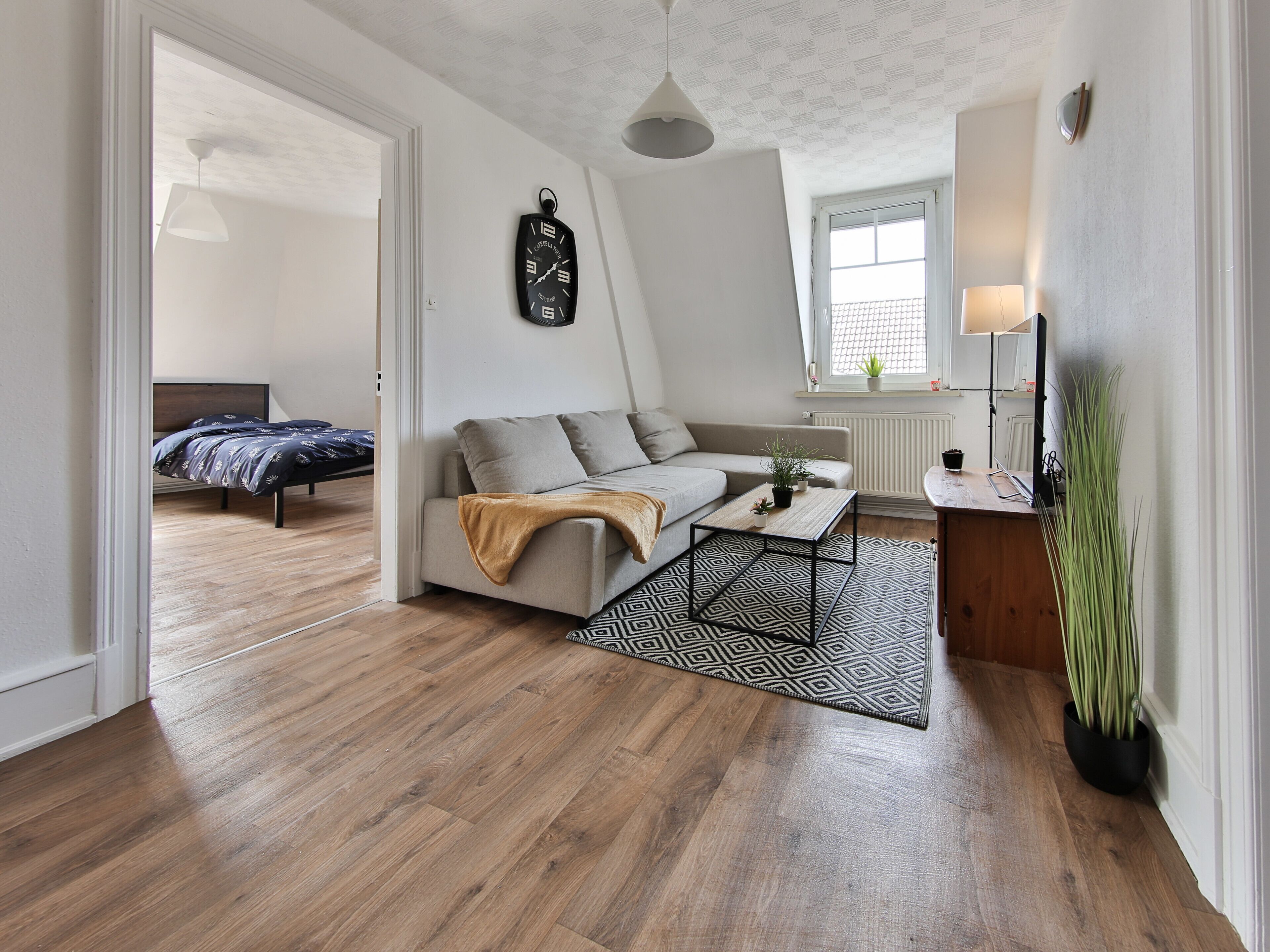 Generous 3-bedrooms under the roof downtown  - Dodo et Tartine