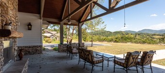 It is wintertime in TN- comfortable, clean, in a gated community & near food!