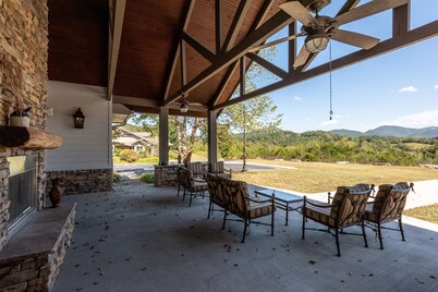 It is Springtime in TN- comfortable, clean, in a gated community & near food!