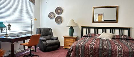 1 soverom, strykejern/-brett, wi-fi (inkludert) og sengetøy