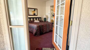 1 chambre, fer et planche Ă repasser, Wi-Fi gratuit, draps fournis