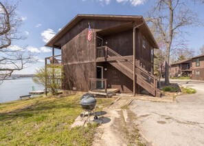 Exterior - Lone Oak Point 26 in Sunrise Beach (Sunrise Beach)