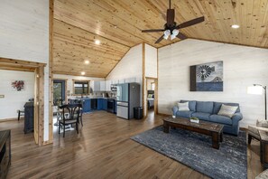 Smart TV - The Armadillo Cabin | Great Back Porch (Fredericksburg)