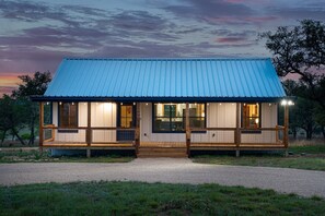 Exterior - The Armadillo Cabin | Great Back Porch (Fredericksburg)