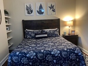 3 habitaciones, escritorio, tabla de planchar con plancha y wifi gratis 
