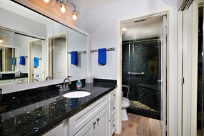 Combined shower/tub, jetted tub, hair dryer, towels - Beach Condo Spectacular Ocean View (Oceanside)