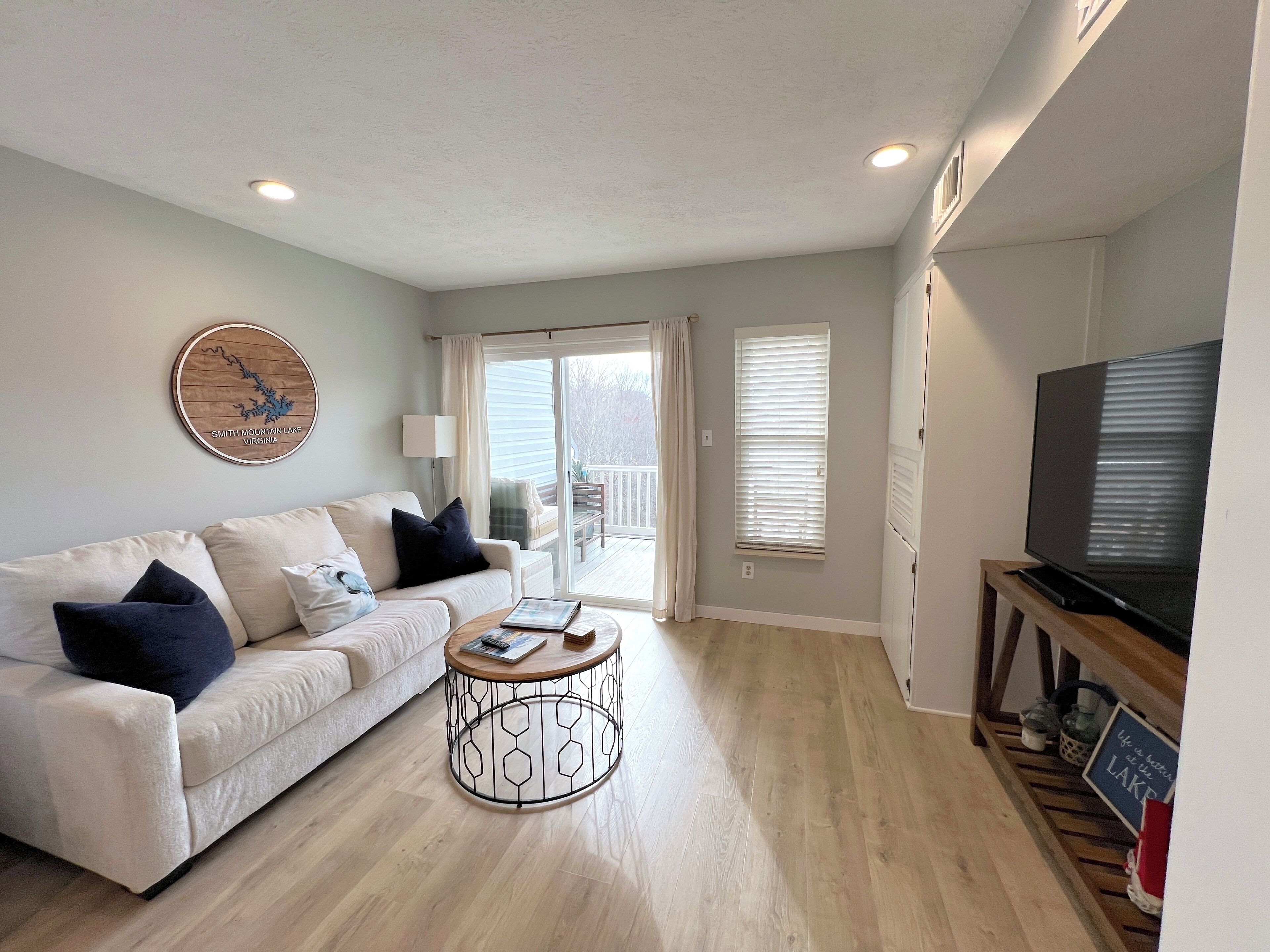 Smart TV, DVD player