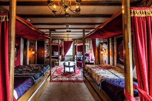 8 Schlafzimmer, Bügeleisen/Bügelbrett, kostenloses WLAN, Bettwäsche