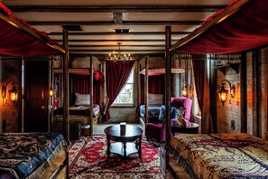 8 Schlafzimmer, Bügeleisen/Bügelbrett, kostenloses WLAN, Bettwäsche