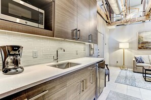 Interior - Great Location Downtown, Heated Pool Access (Savannah)
