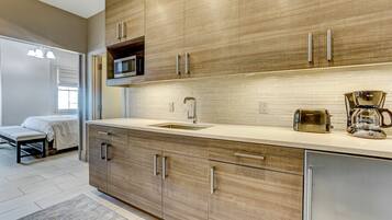 15 habitaciones, tabla de planchar con plancha, wifi y ropa de cama