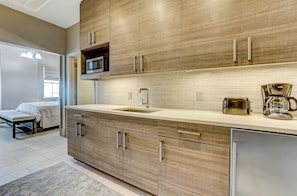 15 habitaciones, tabla de planchar con plancha, wifi y ropa de cama