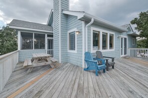 Outdoor dining - 1747 - Resting Beach Place, Spacious, Peet Friendly Corolla Rental w/ Private Pool! (Corolla)