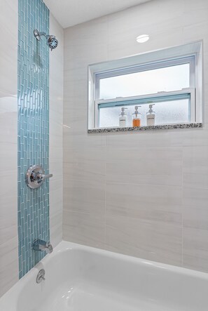 Hair dryer, towels, toilet paper - Boho- Minimalist villa (Tampa)
