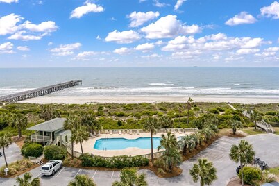 Ocean Views - Newly Remodeled - Pool and Fishing Pier