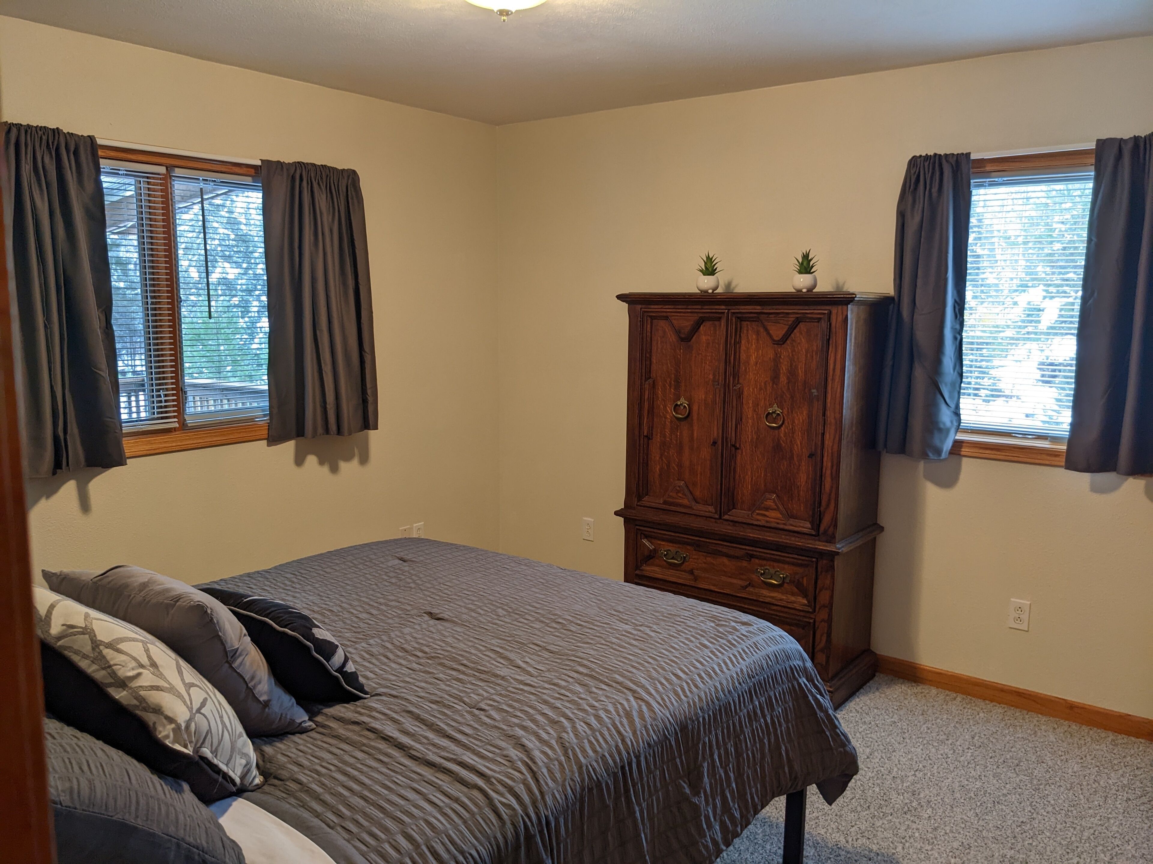 Comfy North Woods River Retreat