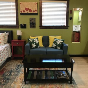 1 室のベッドルーム、アイロン / アイロン台、WiFi (無料)、ベッドシーツ