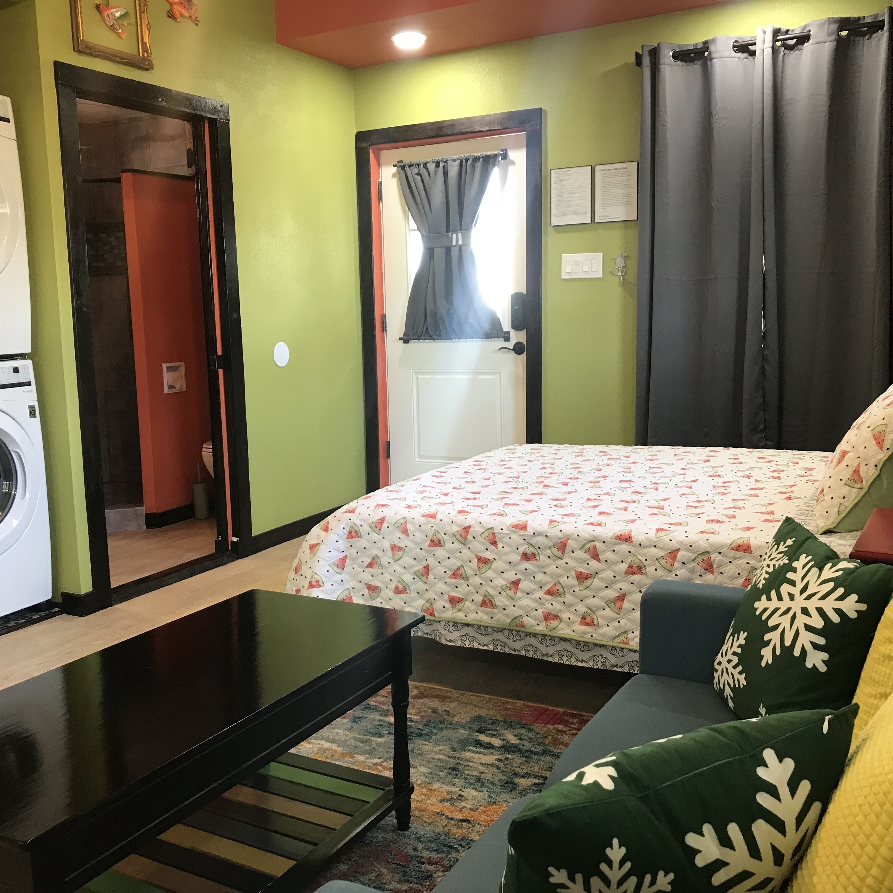 Cozy Efficiency Studio/A near DownTown