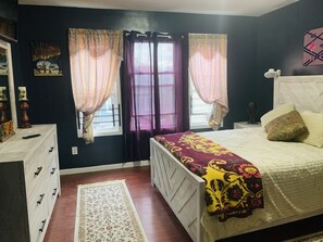 2 quartos, escrivaninha, Wi-Fi, roupa de cama
