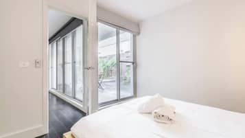 2 bedrooms, iron/ironing board, free WiFi