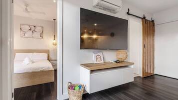 2 bedrooms, iron/ironing board, free WiFi