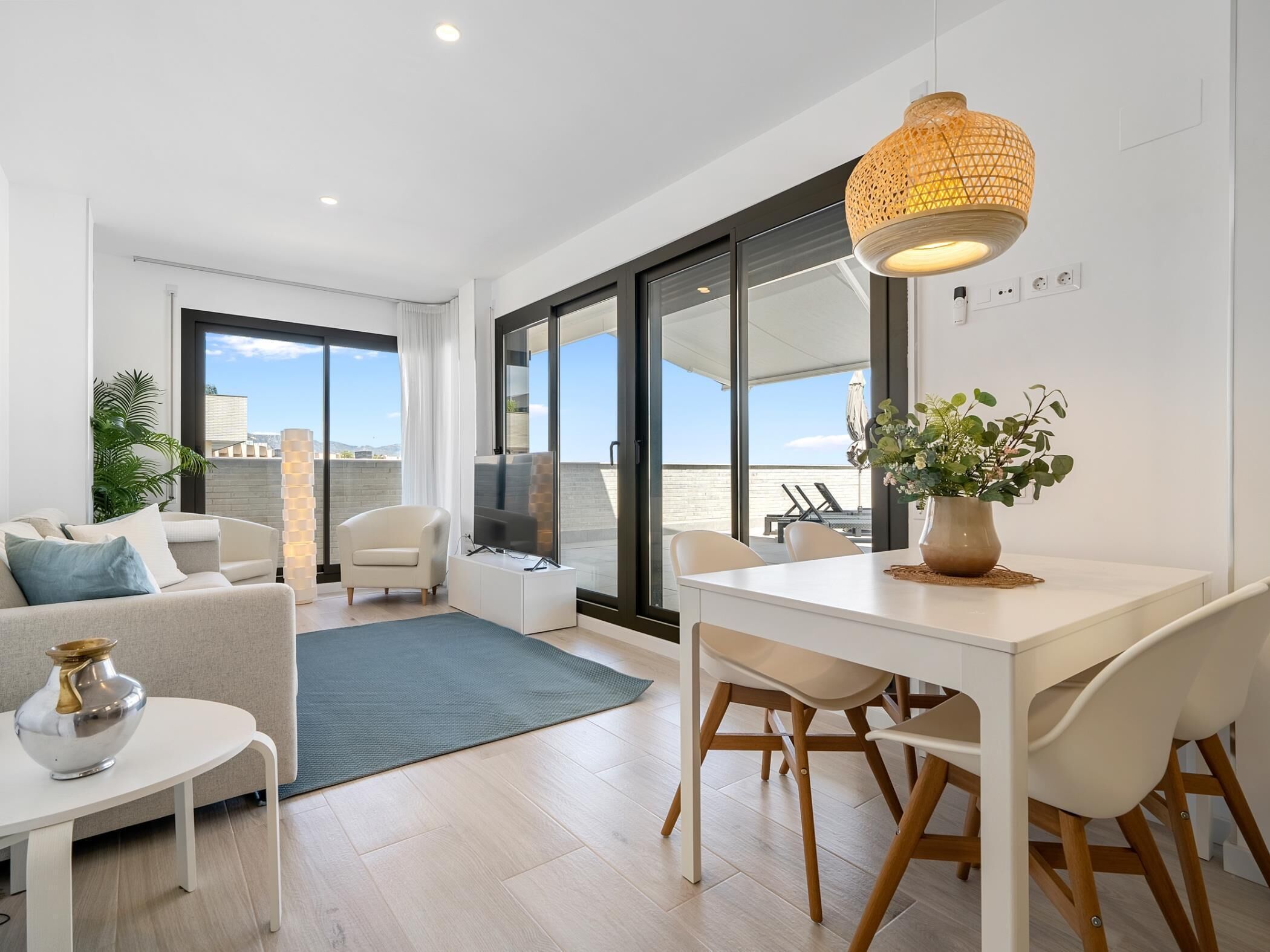 Dream vacations in front of the Mediterranean Sea