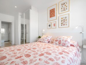 3 bedrooms, WiFi, bed sheets - Dream vacations in front of the Mediterranean Sea (L'Ametlla de Mar)