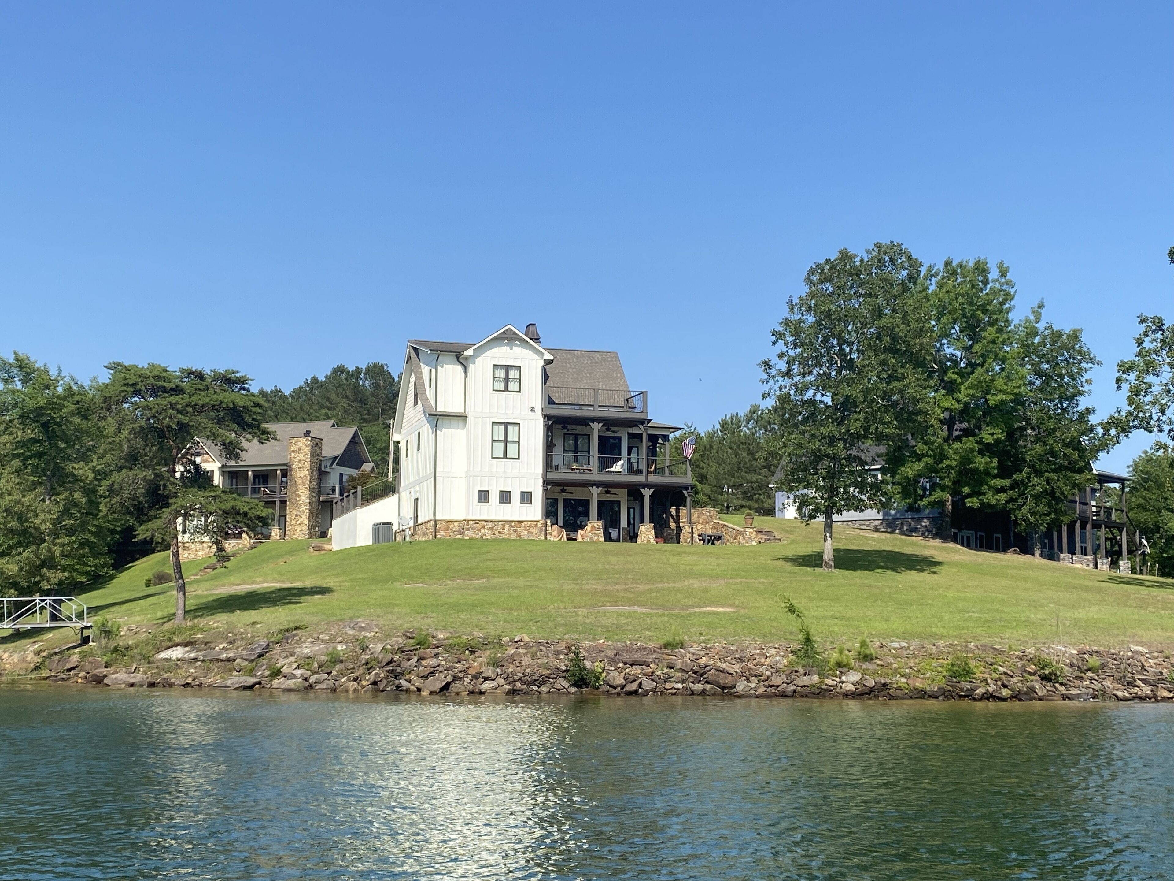 Luxurious French Country Estate on Smith Lake- Flat yard, dock, fiber internet!