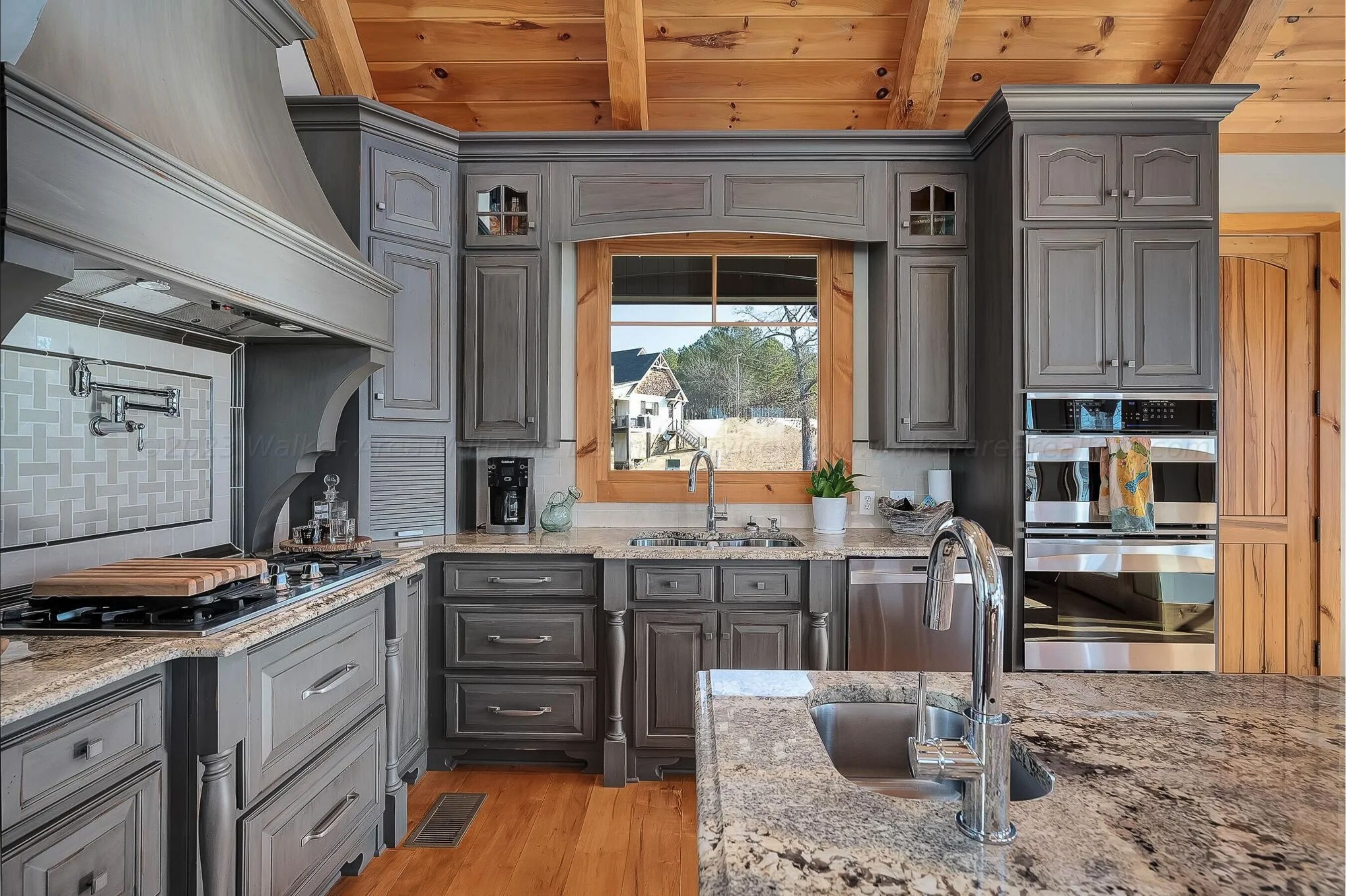 Luxurious French Country Estate on Smith Lake- Flat yard, dock, fiber internet!