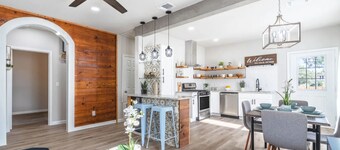 Cozy, Super Clean Home near Downtown/Riverwalk/ FT Sam Houston/ Alamodome/ ATT