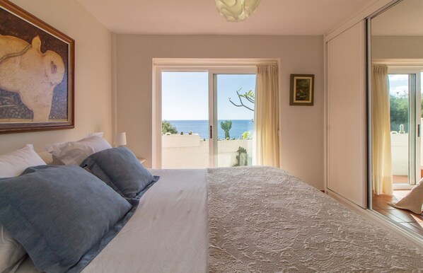 4 bedrooms, free WiFi, bed sheets