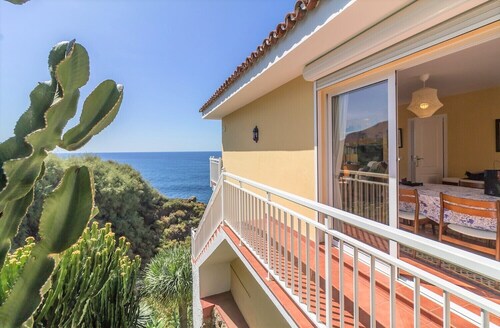 Top Coastal House With Amazing Seaviews